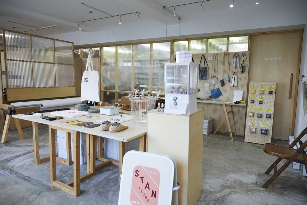 福生らしいアメリカ中古家具屋さん』by イチロロfujiyama furnitureのクチコミ フォートラベル