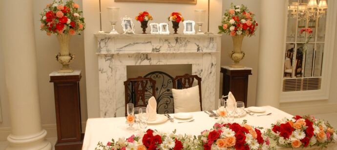 会場装花選びのポイント！結婚式の装花とは？装花の基本まとめ 保存版 ￼結婚式の演出アイデアに特化したウェディングマガジンウェディモ