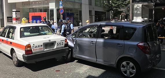 天神祭の影 駐車場で飲み食いする若者 指摘した記者には「黙れお前」大量のゴミ散乱・立ち入り禁止も無視・多くの人が信号無視も「酔うとってわからへん」TBS NEWS DIG4ページ