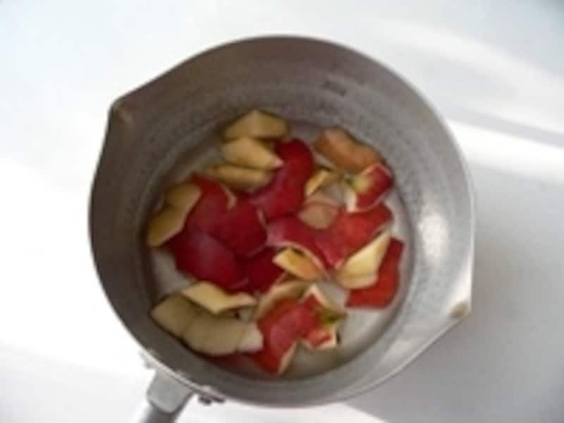 中華麺をゆでたら鍋が黒くなった！メーカーの答えに「そうだったのか」「とりあえず安心」 - macaroni