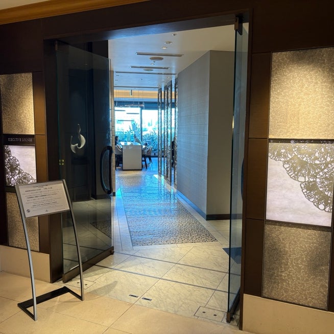 ヒルトンアメックスは空港ラウンジが同伴者1名も無料！その他ラウンジ特典まで解説 - The Goal