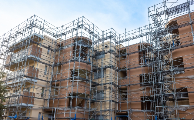 3階建て足場費用の相場と工事別の注意点まとめ - 名古屋のペンキ塗り 株式会社セイリョウ外壁・内装・屋根塗装のプロ