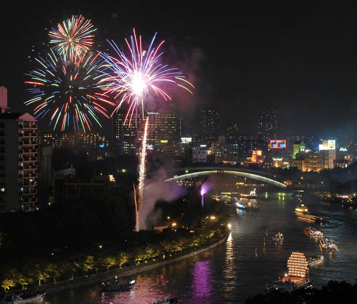天神祭で「ごみゼロ大作戦」祇園祭がお手本 リユース食器活用でエコ精神受け継ぐ 1 2ページ- 産経ニュース
