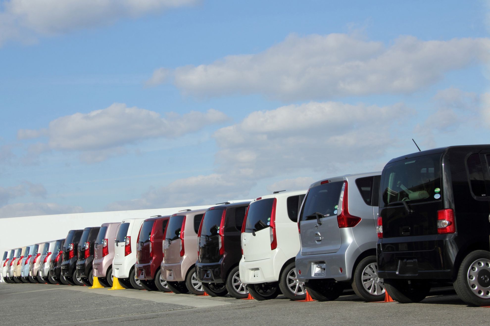 軽自動車の駐車場の寸法はどれくらいにしたらよい？駐車場のタイプごとに決め方を解説車買取・中古車査定はグーネット