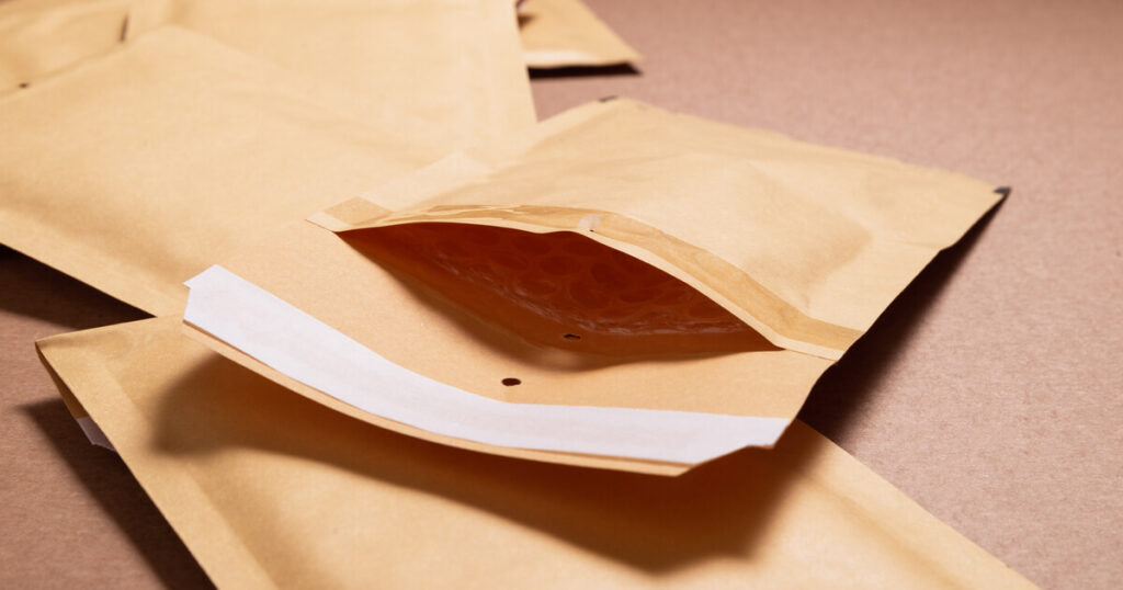 生写真の梱包方法は？送り方と安い発送方法も