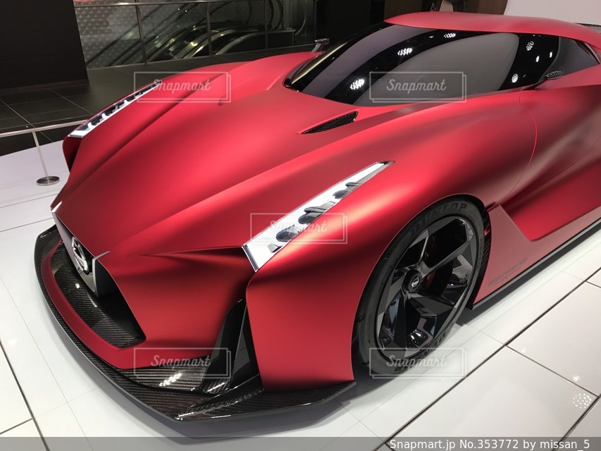 日産の赤いスポーツカーの写真・画像素材-Snapmart スナップマート