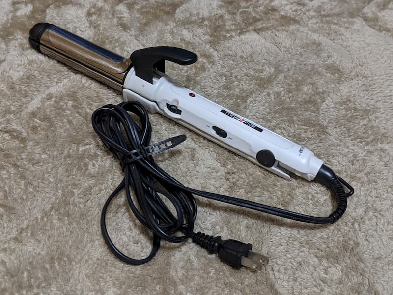 海外旅行の持ち物に変圧器は必要？各国の電圧、コンセントプラグの形状エアトリ