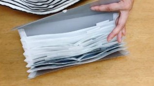 光熱費や給料明細など 書類収納のすゝめみか暮らしのアイデアが投稿したフォトブックLemon8