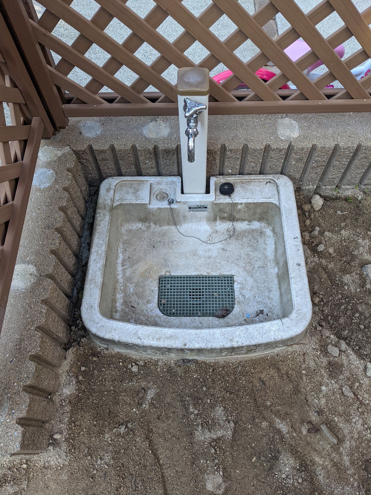 素人でも出来た！庭の蛇口と立水栓を自分好みに交換。出来栄えは？いくらかかった？雲行 くもゆき