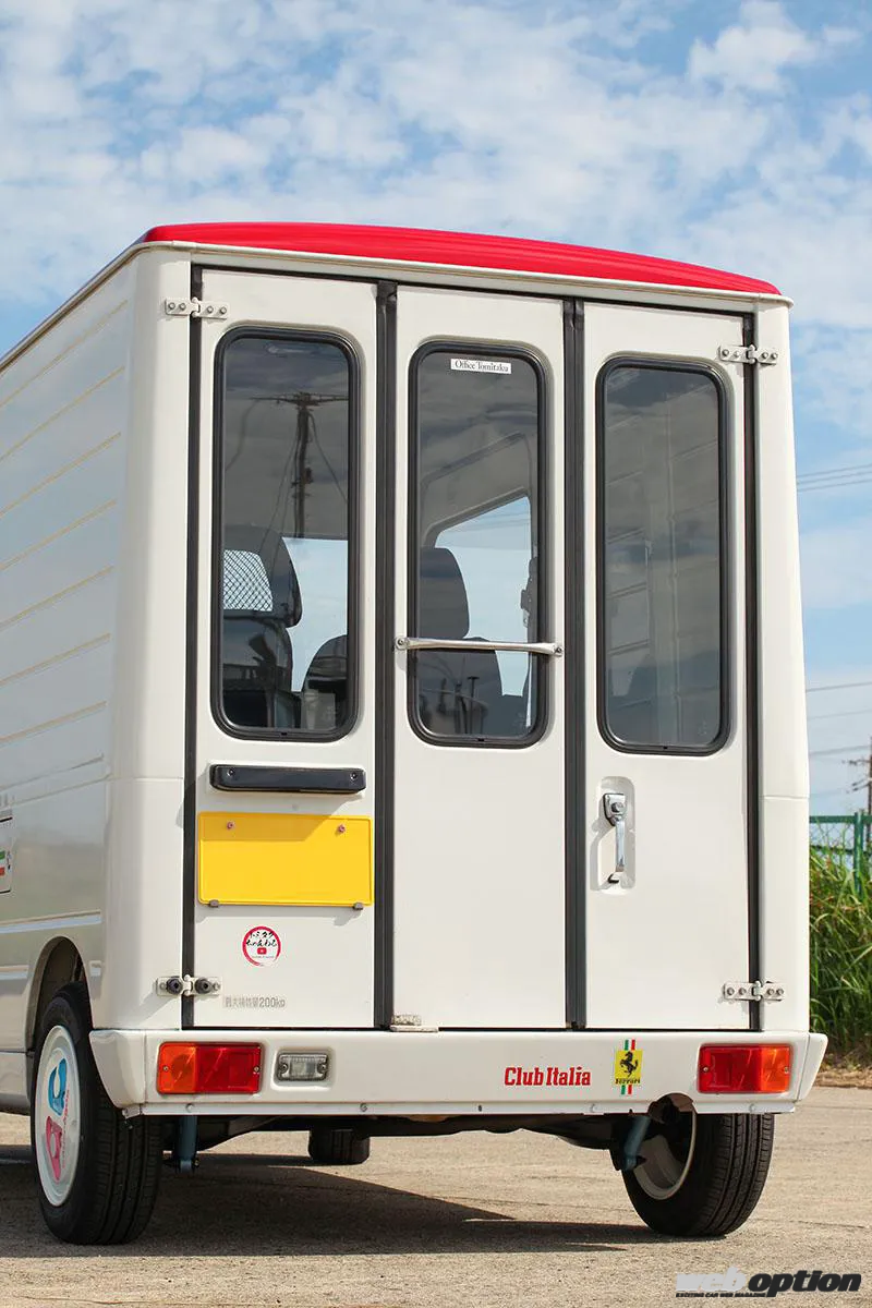 アウトドアに大活躍しそうな「アトラスロコ」というウォークスルーバンがかつての日産にはあった自動車情報・ニュース WEB CARTOP