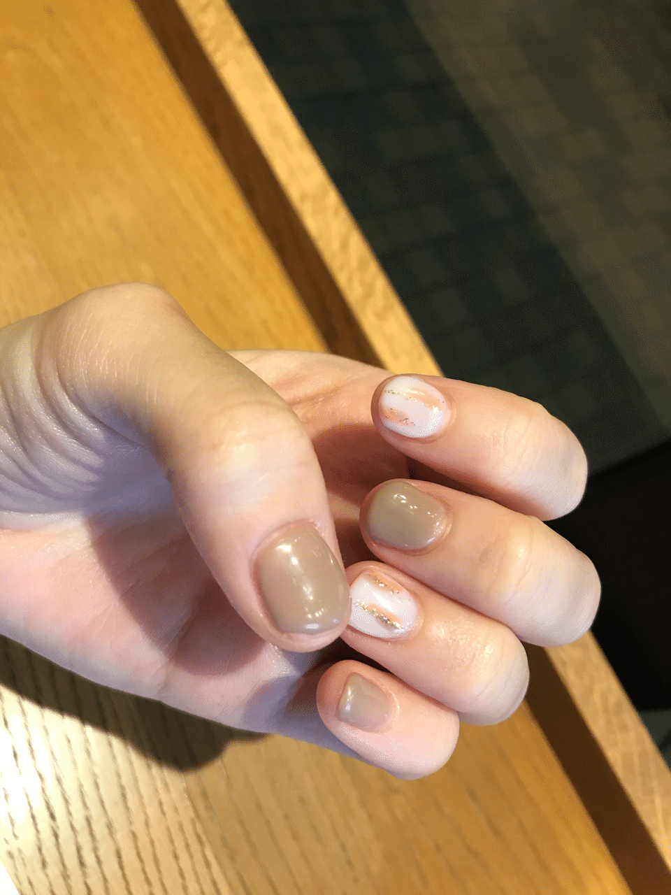 職場でのネイル」業種別にOK・NGラインを調べてみた