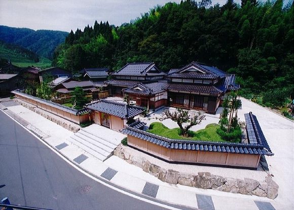 SUUMO「日本 超豪邸 物件 中古 一戸建て」で探す新築一戸建て、中古一戸建て、土地、中古マンション新着物件多数