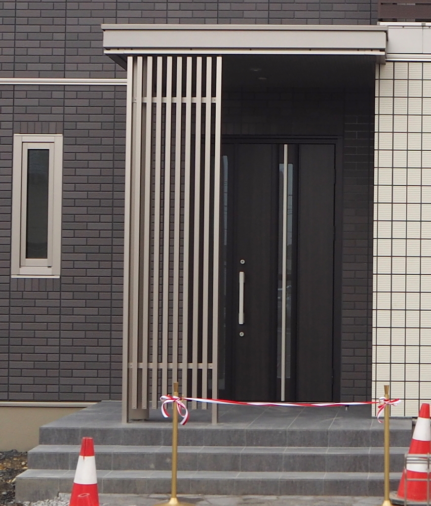 玄関 照明 ポーチ灯 ポーチライト LED付 人感センサー付 タイマー付 ON-OFFタイプ 白熱球40W相当 防雨型 高さ321×幅128 照明器具: ESTOAH.home エストアホーム - 通販 - Yahoo!ショッピング