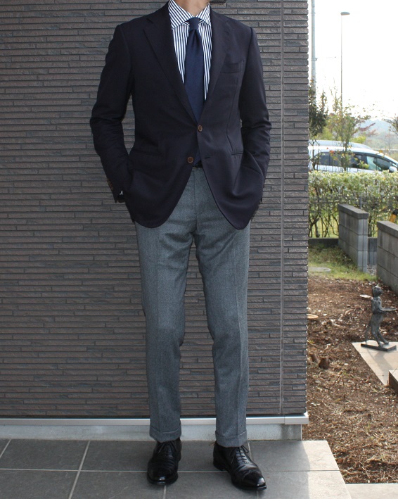 ネイビースーツのVゾーンBrilla per il gusto ブリッラ ペル イル グスト BEAMS