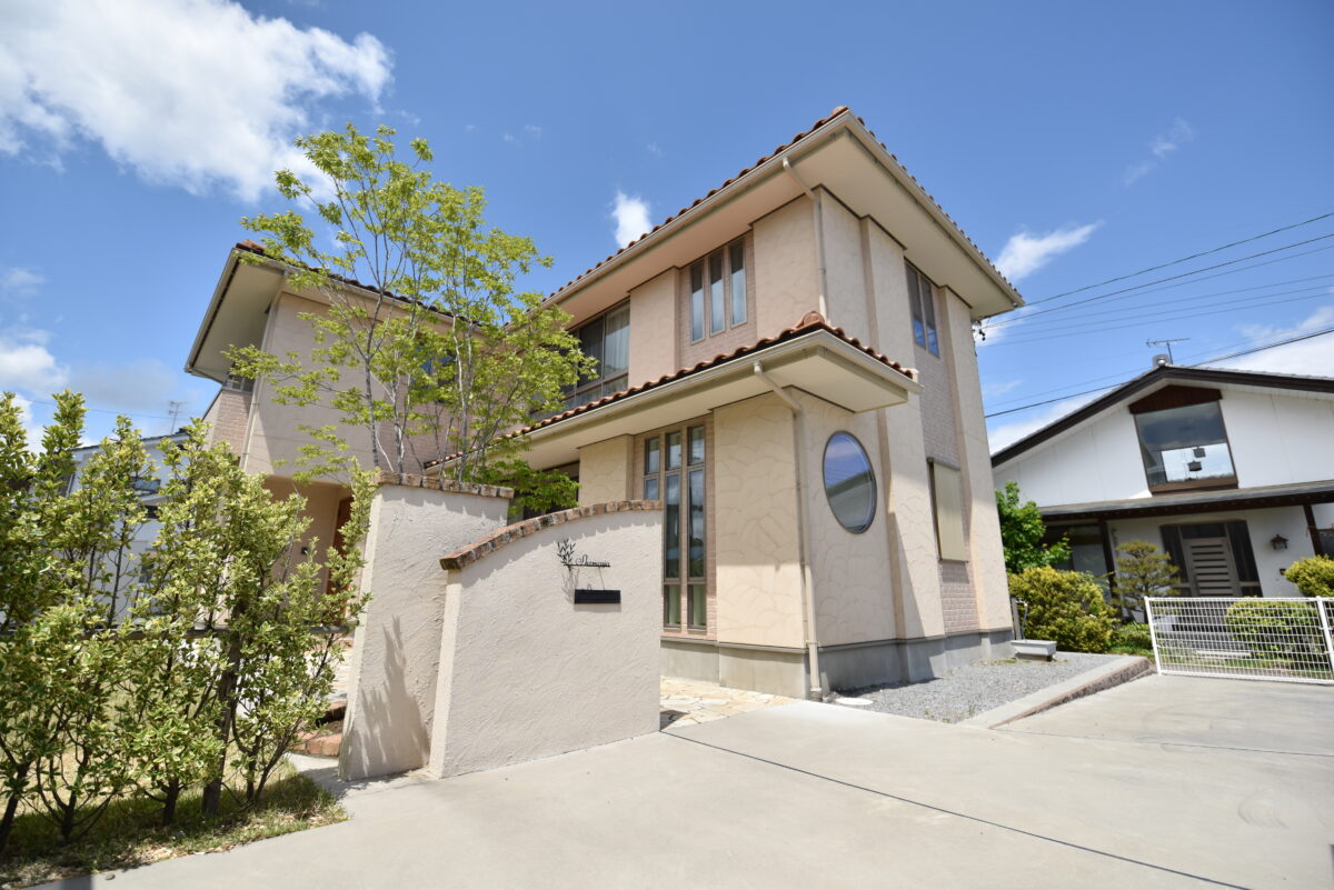 佐久市で評判の外構工事おすすめ10選カーポートや目隠しフェンスの料金目安も