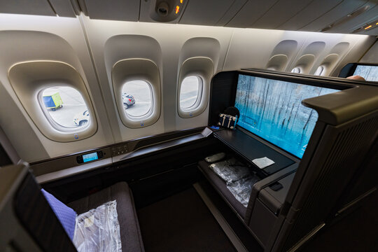 とても政治家とは思えない｣と指弾された 女性CAに猛烈クレームを浴びせた自民議員の｢最も愚かな勘違い｣ 吉幾三さんも｢横柄な国会議員｣と厳しく指摘PRESIDENT Online プレジデントオンライン