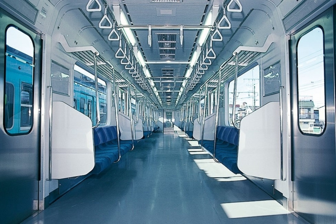 昨日、愛媛広告賞の贈賞式が行われ、OOHメディア広告部門において、当社のご当地電車 お遍路電車 が優秀賞に選ばれました。 現在お遍路電車の運行は二年目に 入り、側面の4ヶ寺の写真を入れ替えた新しいデザインで運行中です♪愛媛広告賞お遍路電車ご当地電車