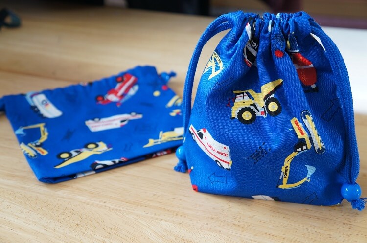 ダブルガーゼでコップ袋を作ってみた 切り替えあり、裏地あり、折りマチあり : うろこのあれこれハンドメイド