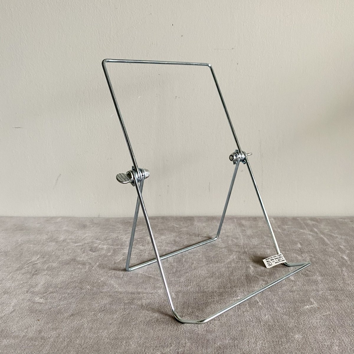 Amazon.co.jp: CORHAD ウォレットディスプレイラック アクリル製財布ディスプレイスタンド 幅14cm 2段式 頑丈な構造家庭やオフィス、店舗ディスプレイに最適 : ホーム＆キッチン