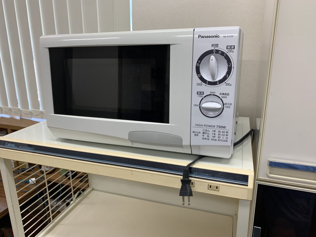 電子レンジの4つの掃除方法丨チンして拭くだけ簡単！ハルメク暮らしとお金