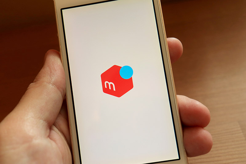 メルカリ 仕入れ先 1着100円で仕入れできる服は誰がどうやって選ぶ？実際に倉庫に行って誰が選んでいるのか見てきた！ メルカリ物販 在宅ワーク