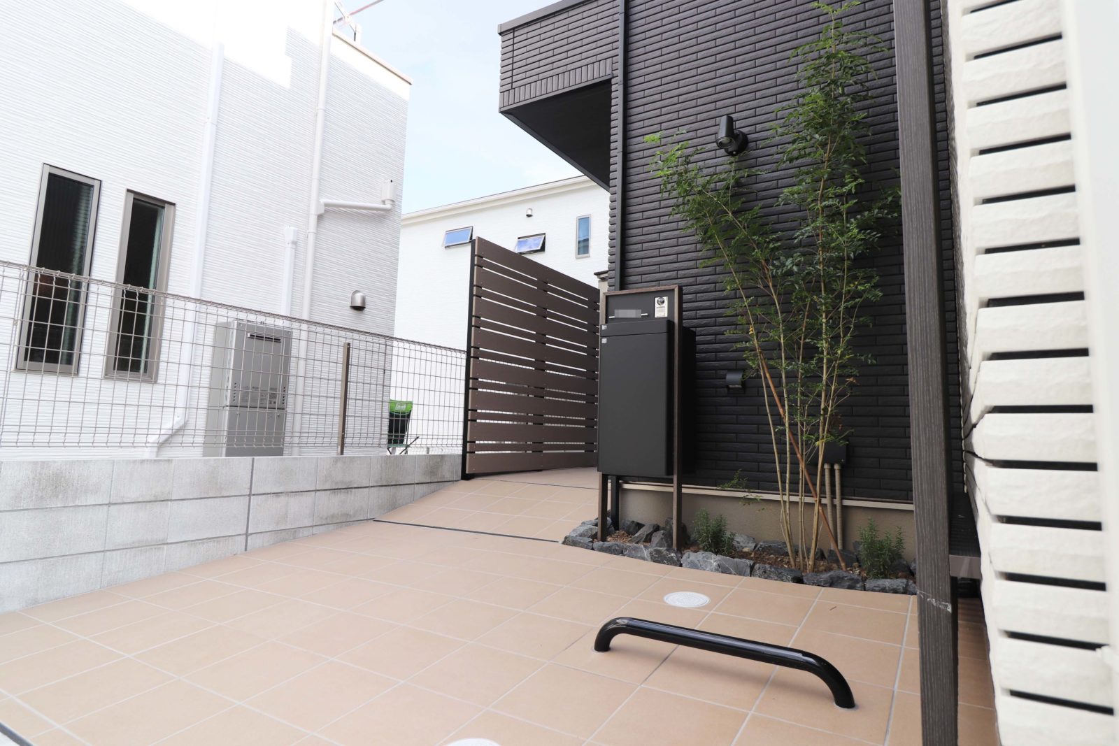 一条工務店様 新築外構 傾斜地施工株式会社エクステリアサービス