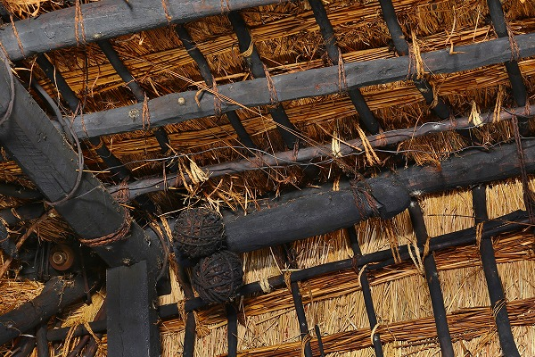 ふせ」とも読めそうですが「俯せ」の読み方、知っていますか？OTONA SALONE