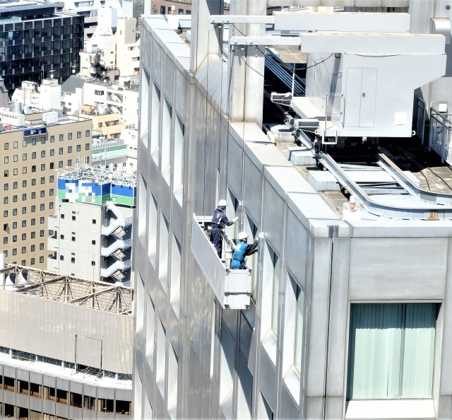 高層ビルの窓ガラス清掃の写真素材79299144- PIXTA