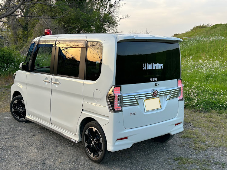 画像 No.2 8「アレはまさか？」「やっぱりね」実はあります、覆面パトカーの見分け方。通常パトカーとの違いとは。│月刊自家用車WEB -厳選クルマ情報