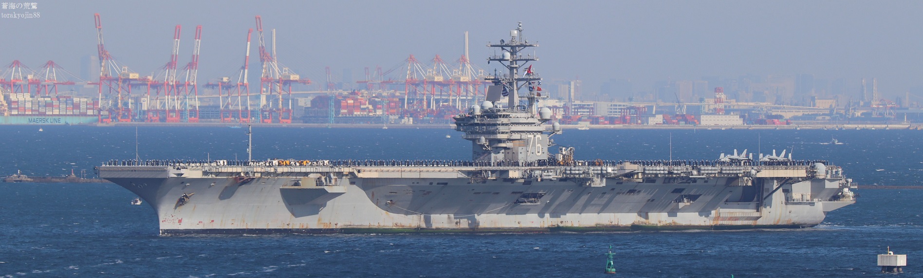 米海軍の原子力空母「