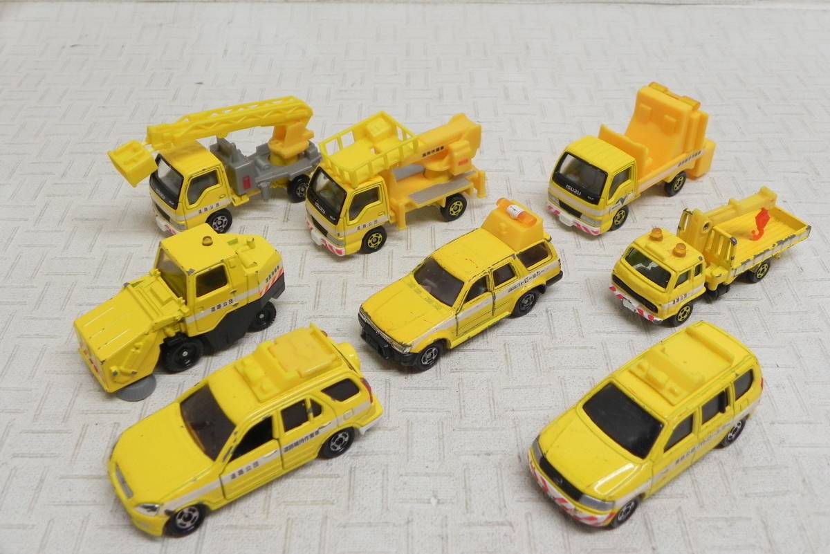 1円〜 赤箱トミカ トヨタ フォークリフトFD 200 道路工事標識車 他 日本