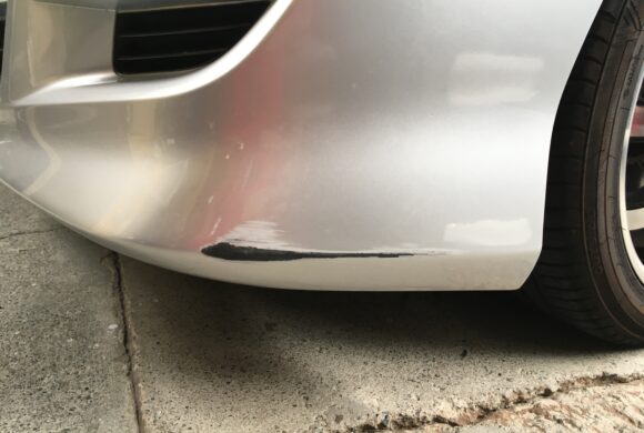 フロントバンパーが外れた！バンパーが外れやすい理由や対処方法も解説！鈑金・塗装修理コラム鈑金・塗装店舗メニュー情報イエローハット