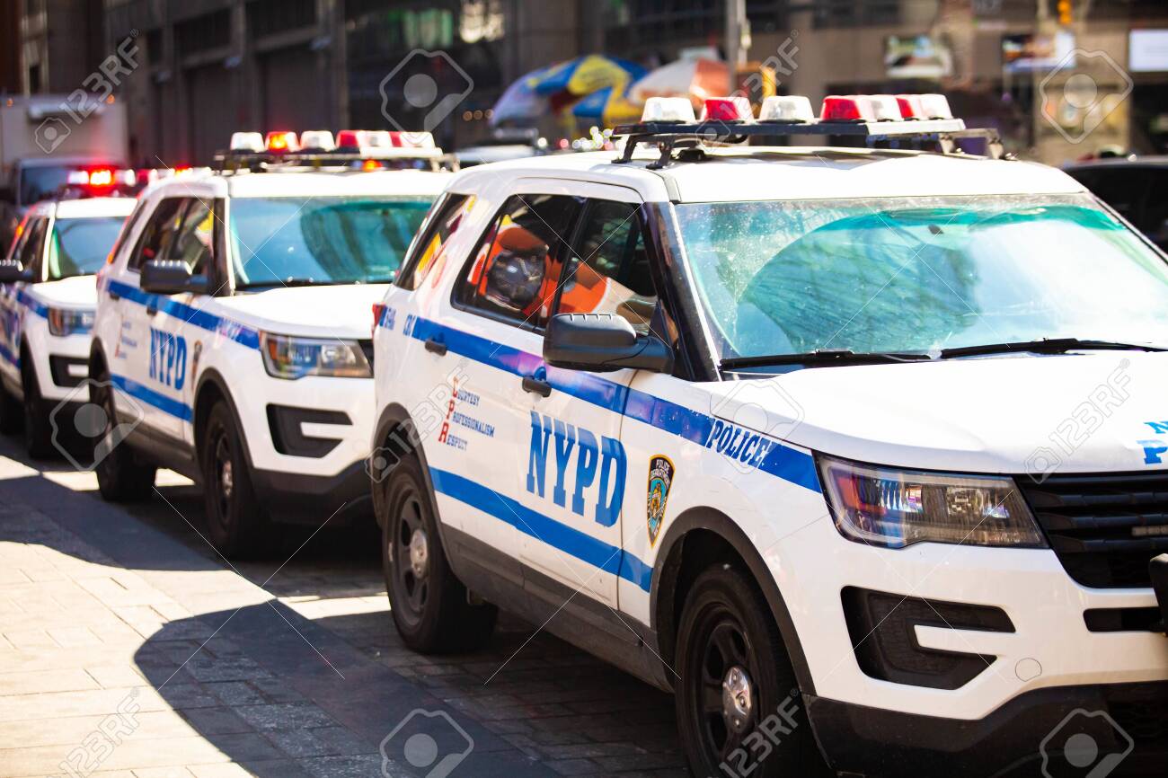 新品未開封1 64 596 シボレー サバーバン ニューヨーク市警 Amazon1 64 596 model