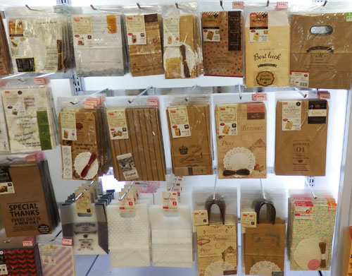 紙袋収納、試してみました セリアの『ガゼットバッグ』でマルシェ風な野菜室収納 - 片づけ収納ドットコム