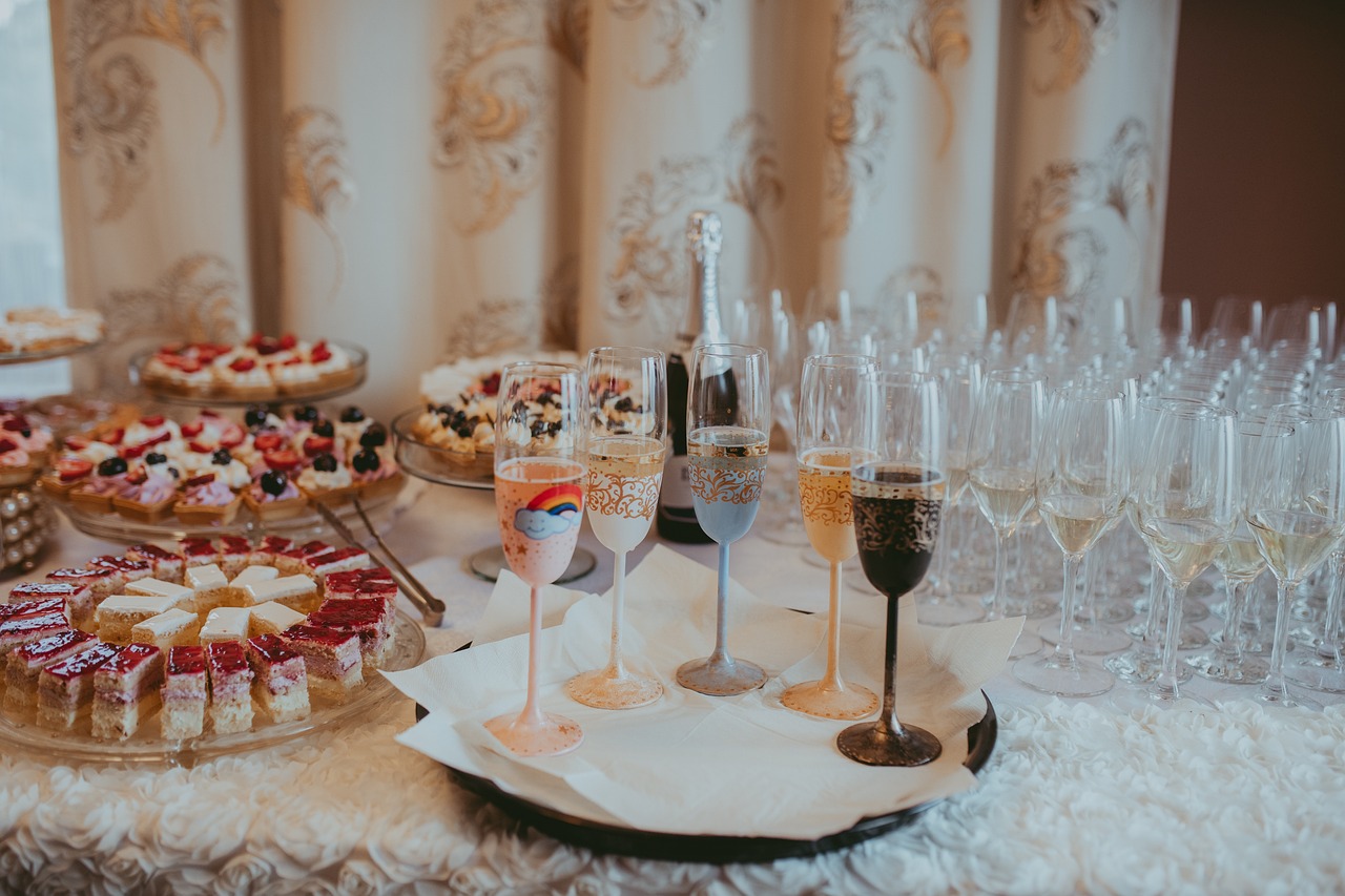 レセプション」の意味と使い方！パーティーとの違いや英語も解説TRANS.Biz