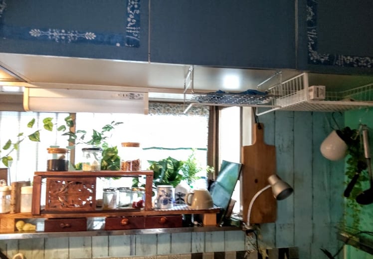 インスタにしか載せていないレシピもあるから見にきてね♡ @urara_recipe◁他のラクうま野菜レシピ今回は旦那が沼った豚キムチだよ🐖旦那がって言いつつ私もしっかり沼りました🙂‍↕️このレシピ、キャベツたっぷり使うから切ってる時ちょっと多かったかな〜って思うけど炒めて蒸し焼きしたらどんどんかさが減るので大丈夫🙆🏻とろ〜りチーズが絡まって最高の一皿🤤 是非作ってみてね♡•*