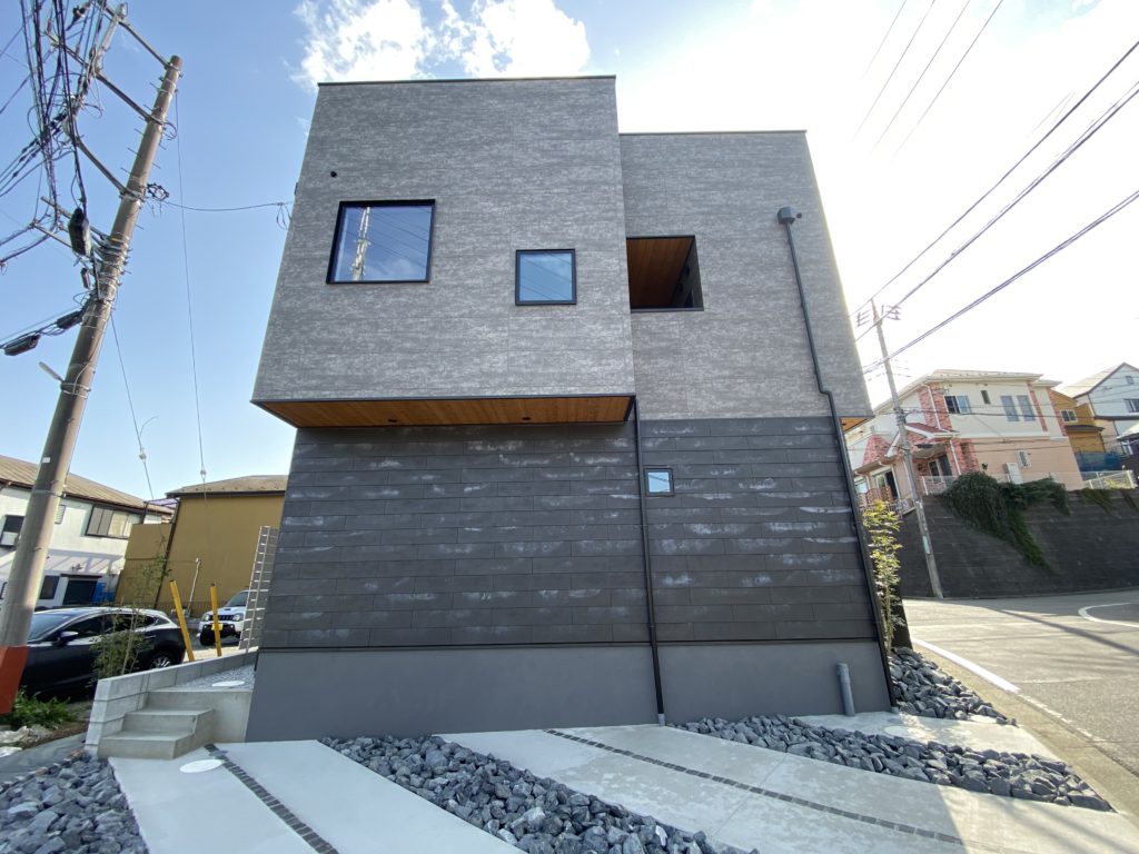 FLAT DESIGN PANEL FIERTE フィエルテ チタン アイロン 外壁材・内壁材KMEW ケイミュー4340 :: 建材トレンド