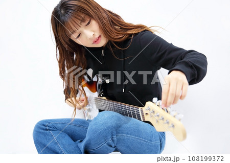 エレキギター用糸巻き チューニングロック式