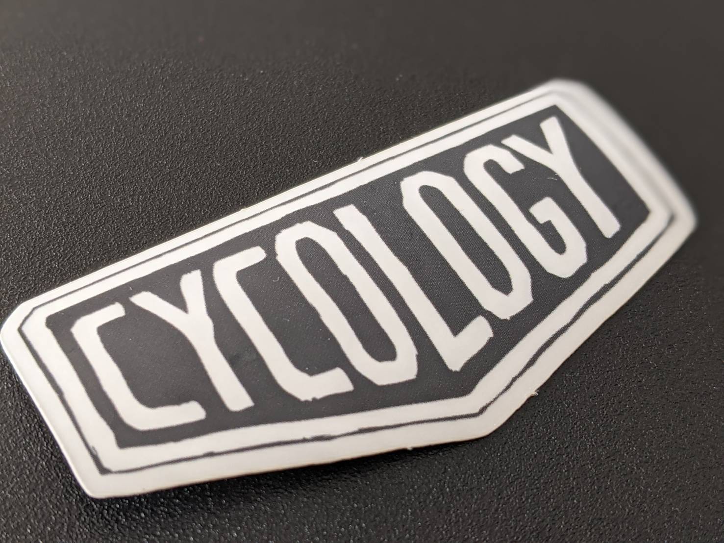 楽天市場 ロキシー ROXY ステッカー 転写ステッカー ROXY-C ロゴステッカー カッティングステッカー くり抜き メンズ レディース スポーツアウトドア 車 ボード カスタム ブラック ホワイト ピンク ゴールド 黒 白 金 ROXY-C STICKER ROA215339 : レイダース