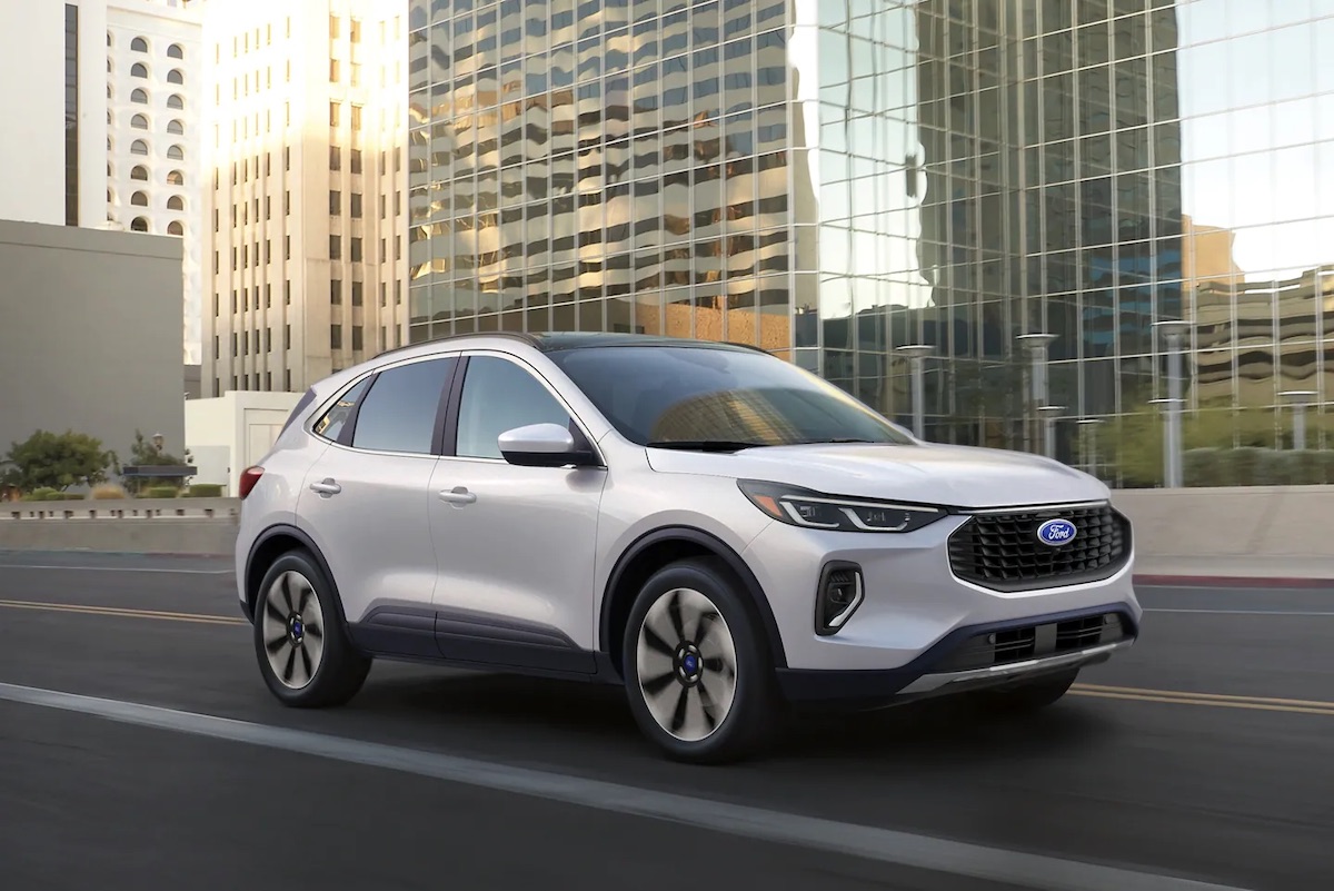 マツダと深い関係だったフォード エスケープ、改良型をフルヌード撮影clicccar.com