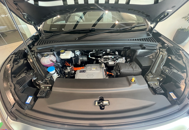 エンジンルームをチェック自動車保険の三井ダイレクト損保