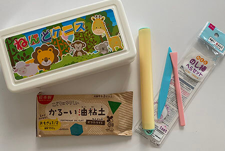 スマホを500円で“カメラ化”するダイソー商品が大バズリ。片手でサッと撮れて安定感も抜群 « 女子SPA