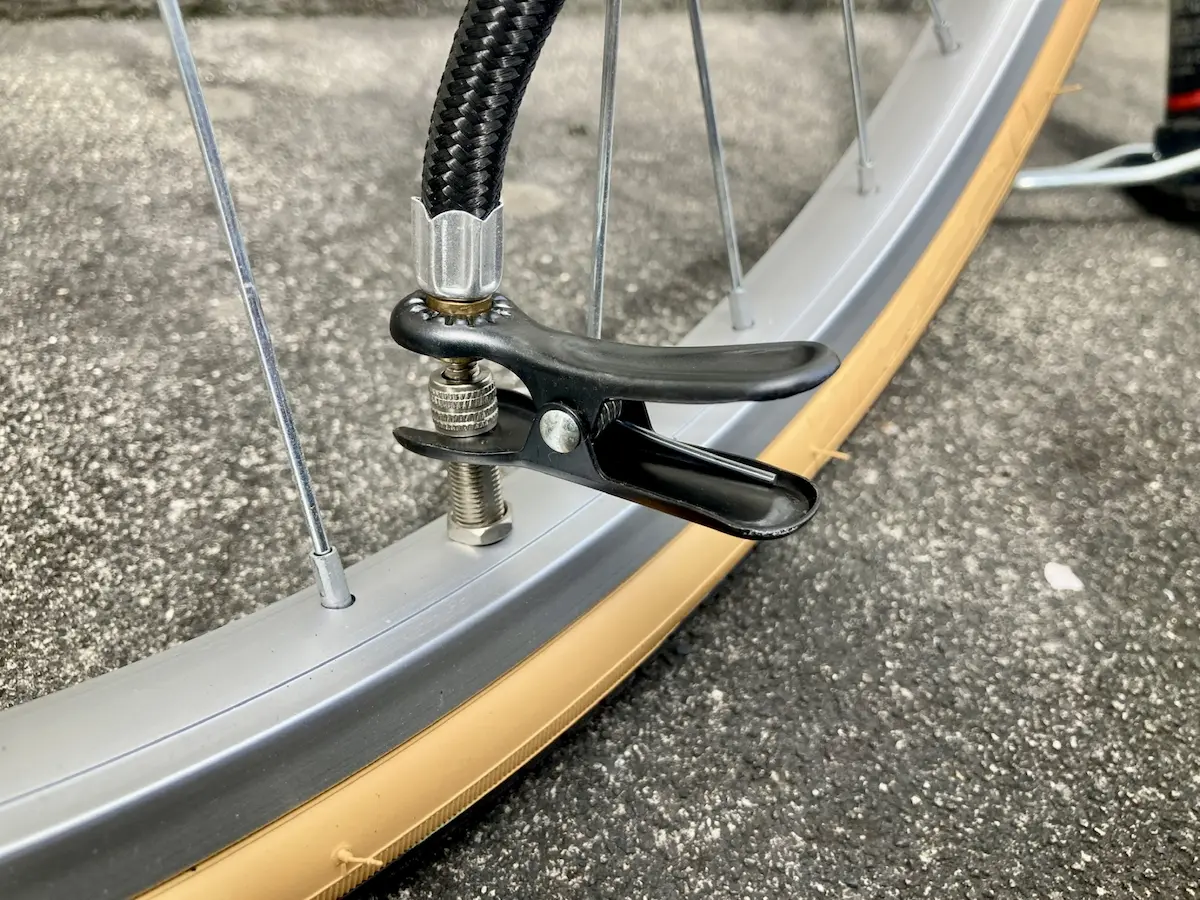 自転車のタイヤの空気がゆっくり抜けてしまう理由と対策 – ICANJP