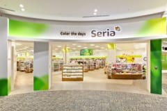 バラの消毒とセリアの花台ゆきんこガーデン ～小花やバラのナチュラルガーデンづくり～