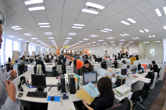 リクルートの九段下オフィスを見学。～FMsalonオフィスツアーレポート2023.11～ – HATARABA