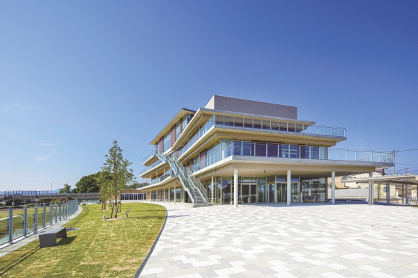 人間に対する深い洞察力が現れた建築 – 一般社団法人 生涯活躍のまち推進協議会