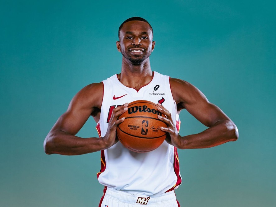 ウィザーズが計5チーム間のトレードで司令塔のスペンサー・ディンウィディーを獲得バスケットボールキング