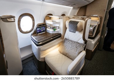 とても政治家とは思えない｣と指弾された 女性CAに猛烈クレームを浴びせた自民議員の｢最も愚かな勘違い｣ - ライブドアニュース