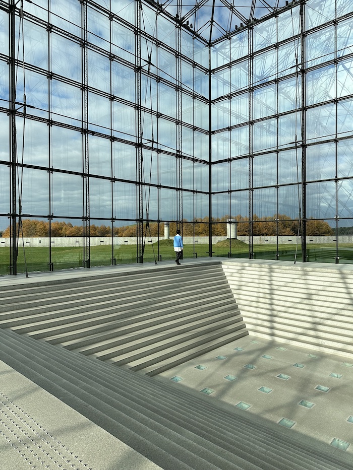 令和の大仏」モエレ沼公園ガラスのピラミッドへ 札幌市東区- ていねブログ