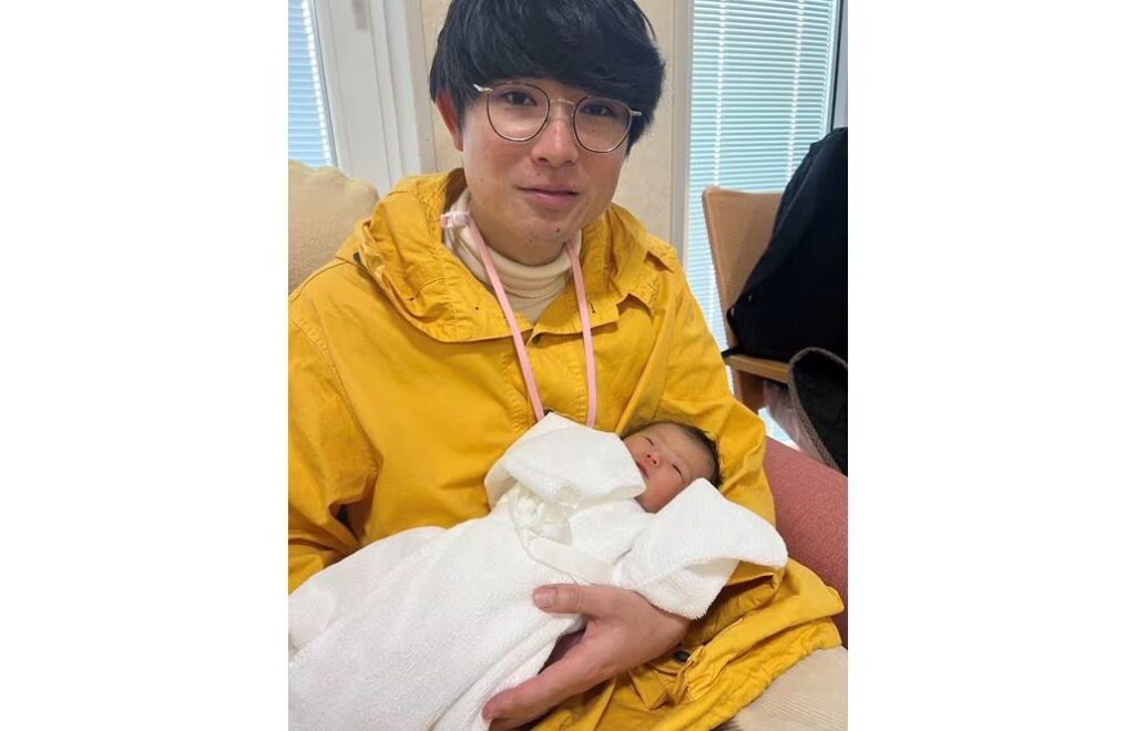 空気階段」水川かたまり、元アイドルの美人妻と挙式！昨秋に再婚 蛙亭イワクラが公開 - スポーツ報知